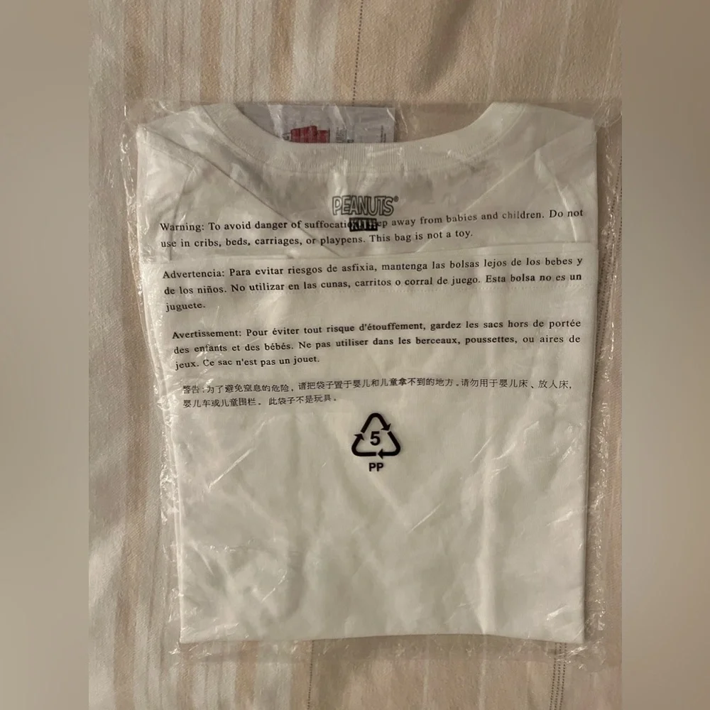 Kith Kids for Peanuts Caroling Tee in White Size Large T-Shirt Kithmas 2023. - Picture 8 of 8